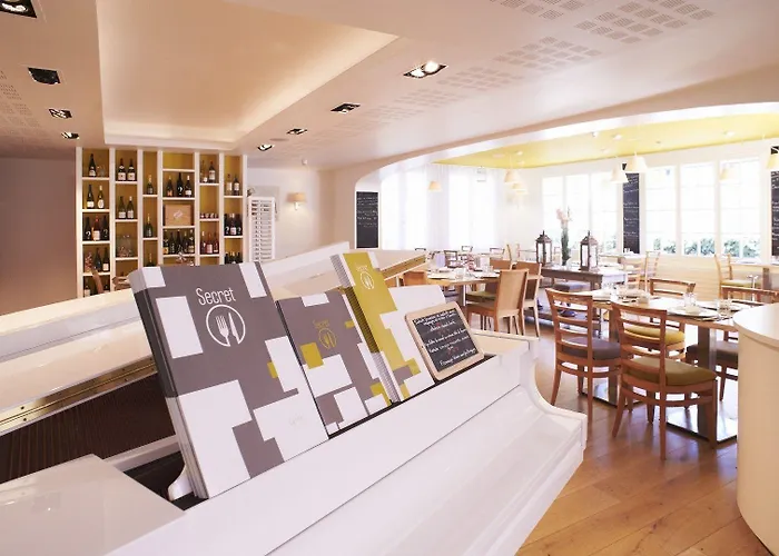 Hotel Flornoy Baie De La Baule 3*