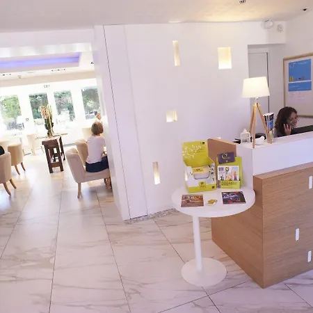 Hotel Flornoy Baie De La Baule 3*