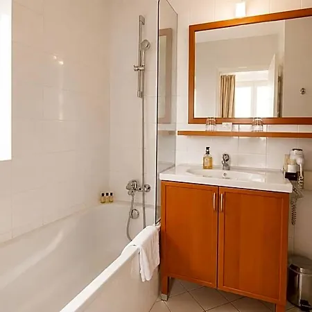 Flornoy Baie De La Baule 3* 波尔尼谢