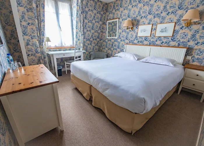 Hotel Flornoy Baie De La Baule 3*